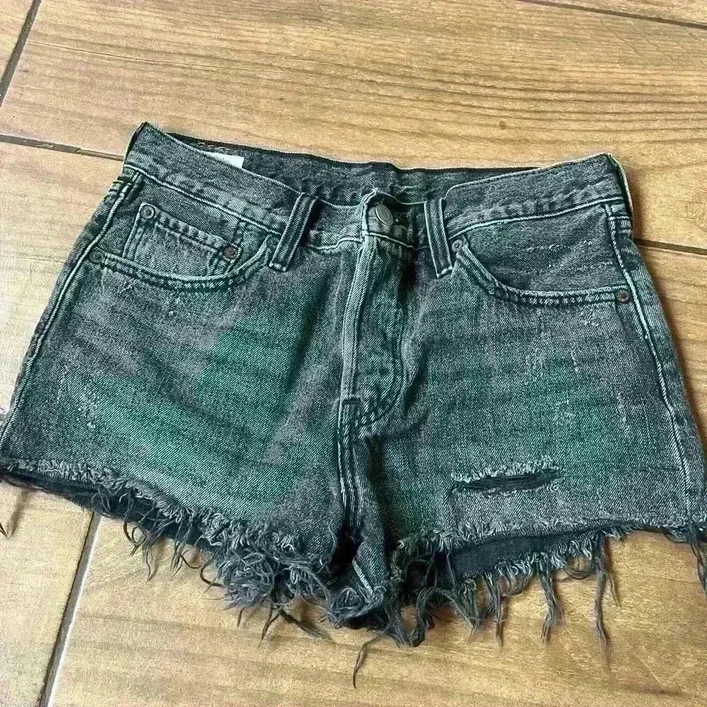Levi 501 shorts black acid wash size 27 - Picture 3 of 6